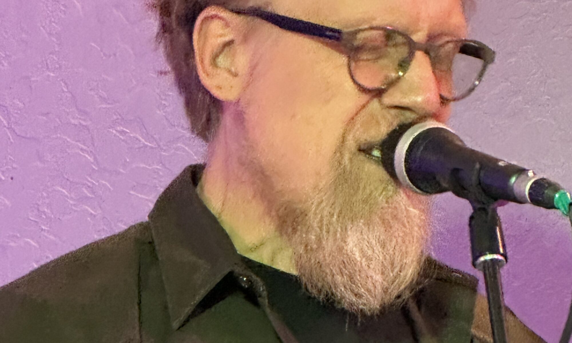 Jonathan Mack performing at Wanderlust Brewing in Flagstaff, AZ on March 14, 2025