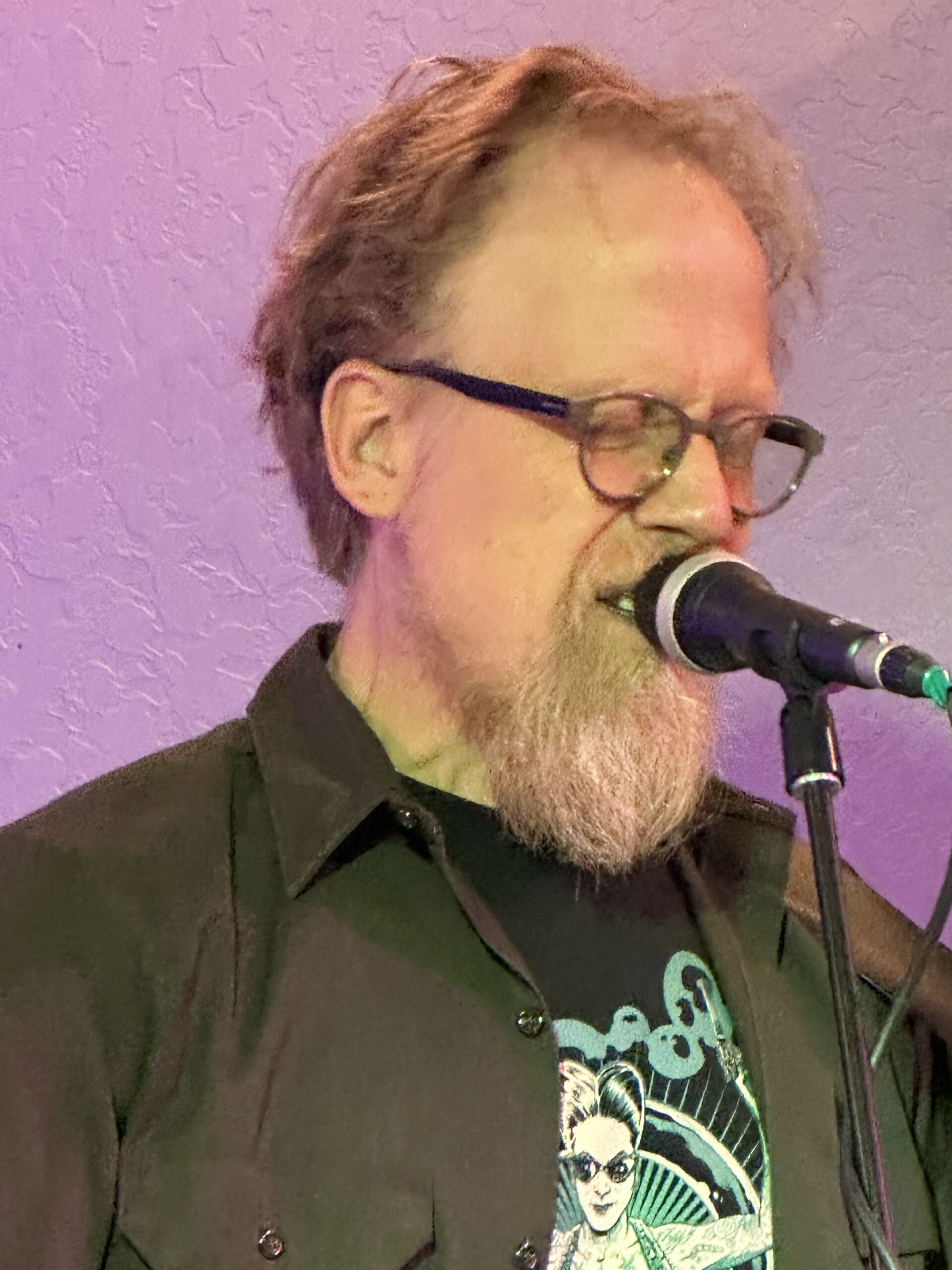 Jonathan Mack performing at Wanderlust Brewing in Flagstaff, AZ on March 14, 2025